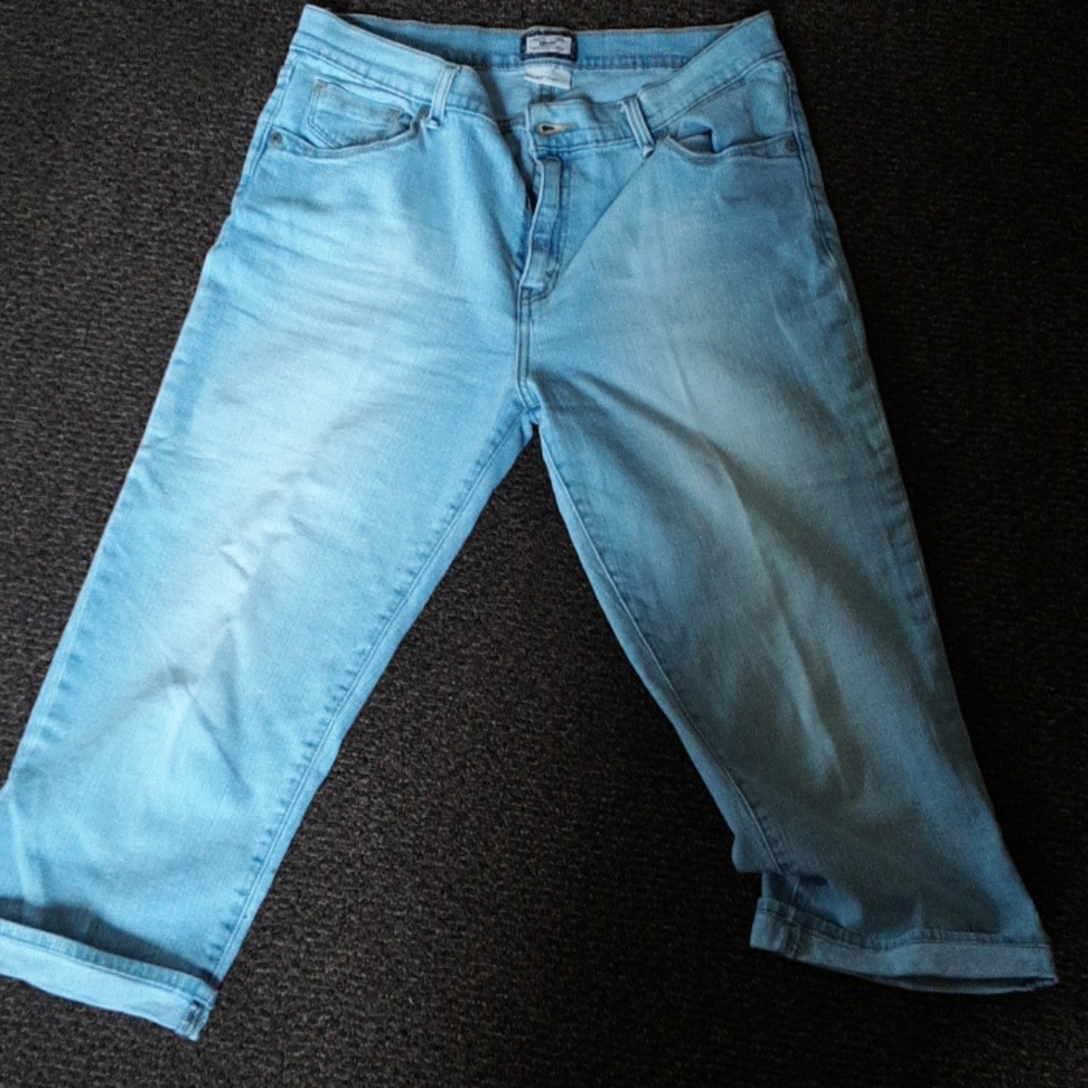 Levi 515 capri